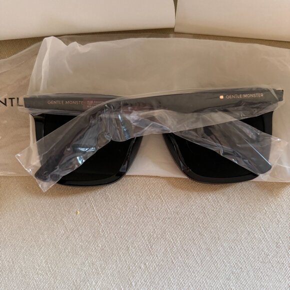 Gentle Monster Sunglasses - Picture 2 of 4